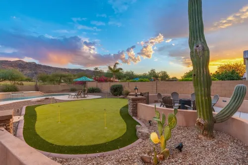 NEW! Cozy Saguaro Heated Pool, Hot Tub, Mini Golf, Pool Table, Fire Pit, Arcade!