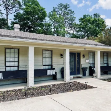 The Retreat - Entire Residential Home!