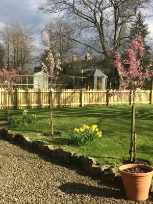 Charming Rural Farmhouse Cottage Hotels near The Glen