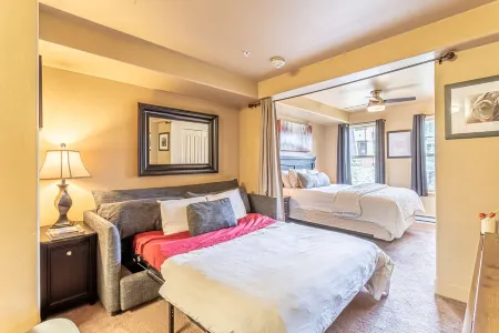 Studio at Resort w/ Hot Tub, Pool, Gondola Access