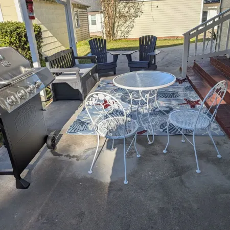 Charming Coastal Retreat in Willowbank near Downtown Georgetown