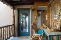 Adorable Casita in The Enchanted Circle