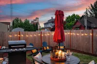 Dog-Friendly Downtown Carlton Townhouse #6, Steps to Tasting, Dining, Shops, BBQ