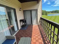 Luxury condo at Mark Twain Lake Hotels in Ralls County