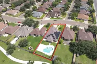 Spacious & Central Pool Home By McAuliffe Park