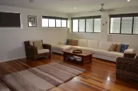 'SEASIDE RETREAT' beach & nature at your doorstep Hotels in Wooli