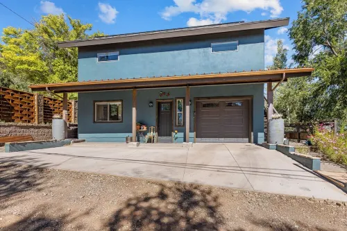 Hot tub, Mnt. Views, A/C, Downtown -  Eco Chalet! - 4-Star