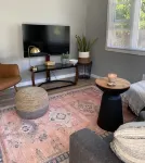 East Main Downtown Bungalow - 4 étoiles