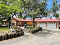 Secluded Riverfront Retreat w/hot tub & private river access