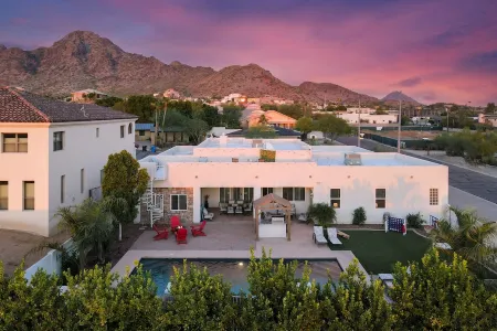 BILTMORE BLISS→Rooftop w/ Mountain/City View, Pool Отели рядом с достопримечательностью «Пистева Пик»