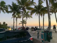 Beach, Shelling, Water Sport, Restaurant Right Across The Street!  Paradise!!