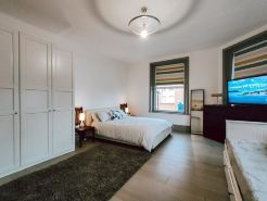 Charming Two Bedroom Apartment in Strawberry Hill