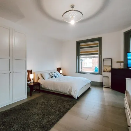 Charming Two Bedroom Apartment in Strawberry Hill