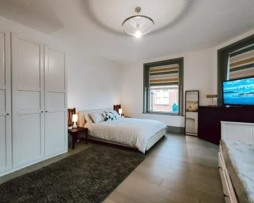 Charming Two Bedroom Apartment in Strawberry Hill Hotels in Twickenham