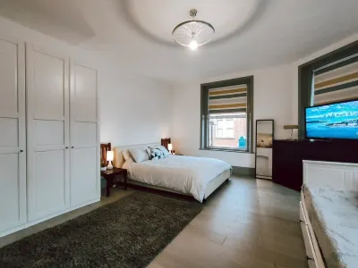 Charming Two Bedroom Apartment in Strawberry Hill 리치몬드역 주변 호텔