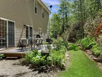 3 minutes to Pisgah Forest Entrance! - Game room - Fire pit Hotels in Boyd