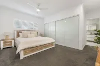 Beach Break Crescent Head Hotels in Crescent Head