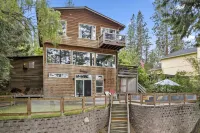 Beautiful Liberty Lake Waterfront House