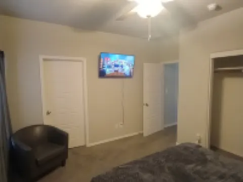 New clean safe place to stay  25 minutes from Albuquerque. Hotels in Valencia County