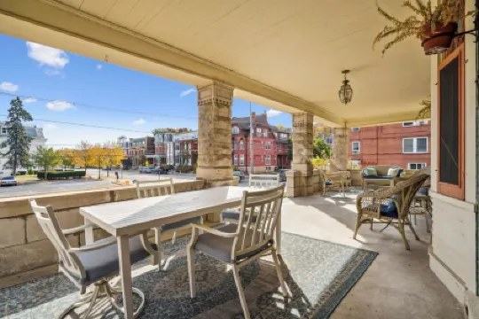 Stone Cliff Manor- historic home with unique history.  Perfect for large groups