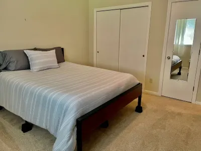 3 Bed 2 bath house sleeps 14,  mins from beach and pier.