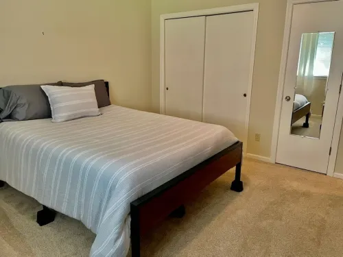 3 Bed 2 bath house sleeps 14,  mins from beach and pier.