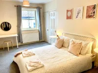 Flamborough Rock House & Cottage - village centre location - sleeps 12 Hotels near North Landing Beach