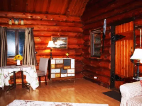 Upper Paradise Log Cabin - Nightly Rental in the Woods Hotels in Moose Pass