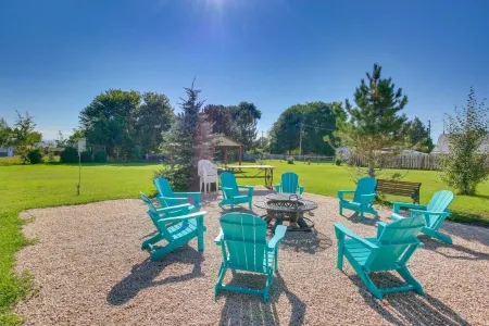 Bear Lake Charming Apt w Kitchen