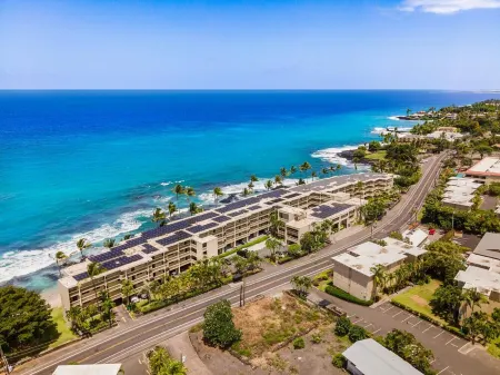 Deluxe Oceanfront Studio Condo Отели рядом с достопримечательностью «Moonshot Play Space, LLC»