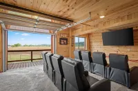Barnhouse! Mini Golf, Slide, Theater, Arcade/Games, Pool/Hot Tub/Sauna, Home Gym