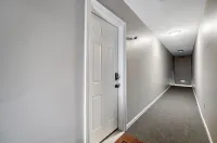 Oakley Square 2BR Condo-Walkable with Free Parking