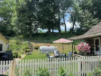 Historic, cozy cabin at Headley Inn Winery & Vineyard with WiFi, AC & Fireplace Hotels near Flint Ridge Vineyard & Winery