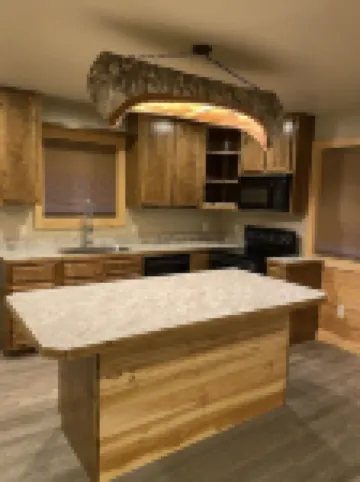 Cabin with peekaboo views of Glacier Park