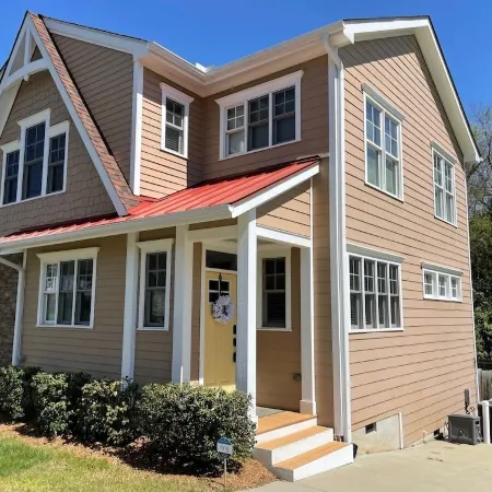 Luxurious Downtown Home with 4 King Beds, 3min to downtown, 5min to Duke