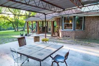 Skylight Ranch - Spacious Getaway Hotels in Rains County