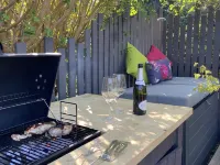 Boutique-style holiday cottage, beautifully decorated with wood burner & hot tub Llanbedrog otelleri