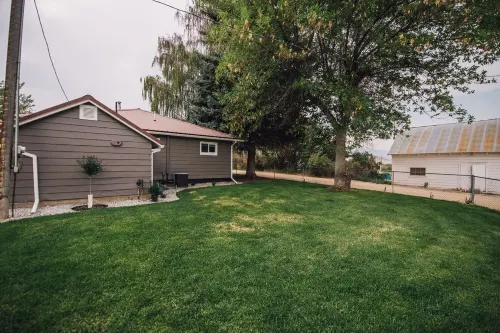 Salmon Gathering Place Sleeps 35 + Perfect for Reunions.Retreats.Events