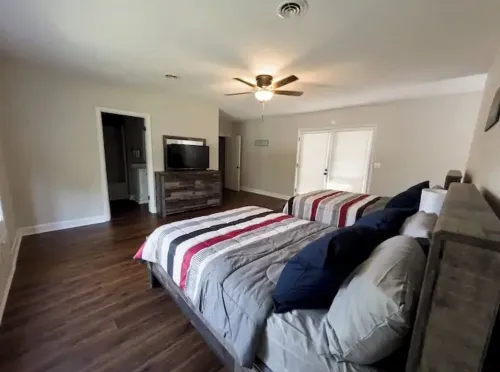 Lake Lodge - 2 bed / 2 bath Cabin