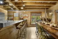 Serene Winter Escape: Hiking Trails & A-List Amenities, Brown County & B-Town