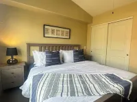 Spacious 3 BDR Pet Friendly, Hottub, Pool Hotels in Hailey