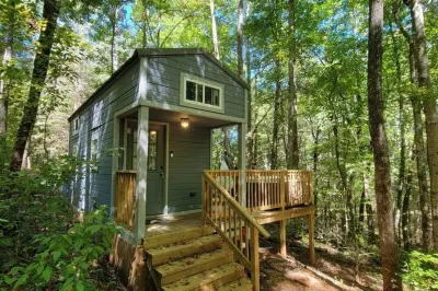 Raccoon's Nook Tiny Home Hôtels à proximité de : Vogel State Park
