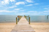 Sea Glass Beach House!  Large sand beach, dock and hot tub! Pets welcome! - Beach