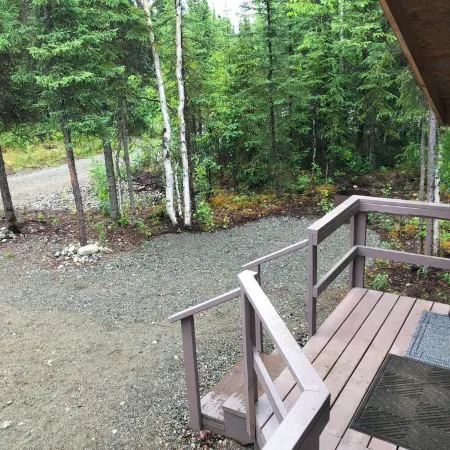 Cozy and Quiet One Bedroom Cabin 1/2 Mile Off Parks Highway Mile 57 in Houston.