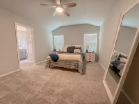 Minutes from Tulsa!  Come relax with the family in this pet friendly home Hotels in Owasso