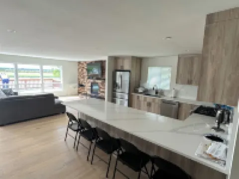 Cozy 3-bedroom house in peaceful Kenai with AC, WiFi Hoteles en Kenai