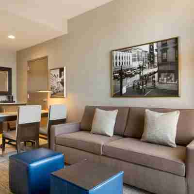 Embassy Suites Syracuse Destiny USA Rooms