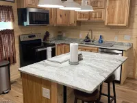 Treasured Moments Tiny Cabin Cottage in town and close to everything... Hotels in Page County