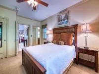 Luxury Condo-Golf, Pool, Fitness Center & Mountain Views!