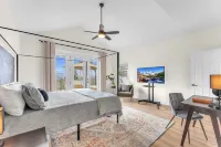 7br Asheville Mansion, Views, Pool, Full Spa, Hot Tub, Gameroom - close to DownT